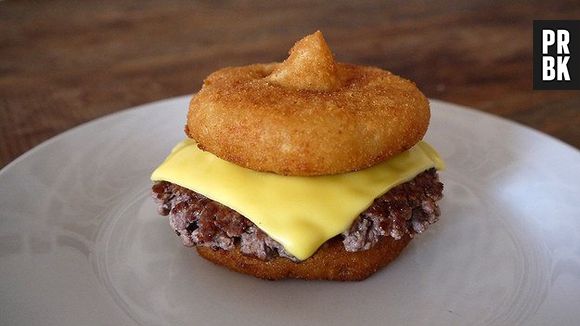 Para os amantes de fast food... imagina só esse hambúrguer de coxinha!