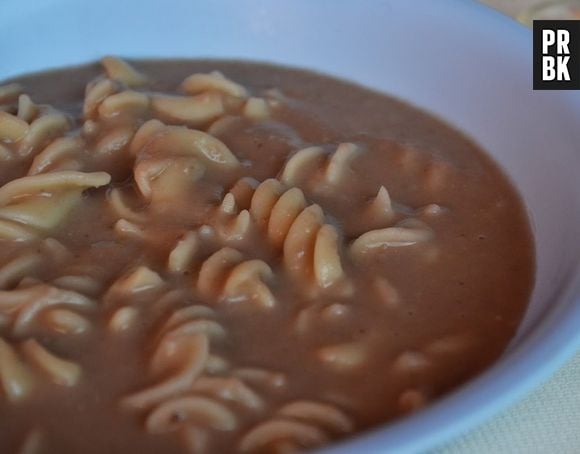 Um clássico: Macarrão com feijão!