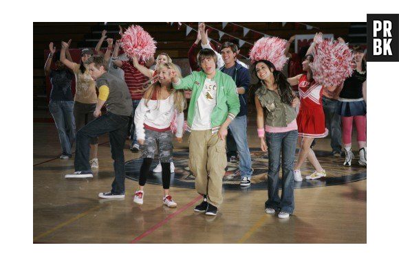 "High School Musical" ainda é um dos queridinhos do público e mesmo assim continua sendo zuado pela galera. Tadinhos!