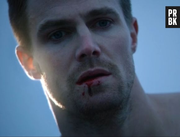 Oliver (Stephen Amell) foi derrotado no mid-season finale de "Arrow"!