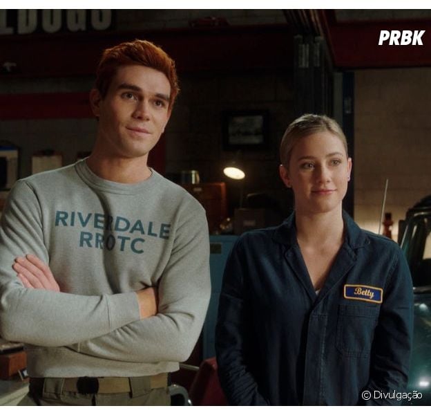 Além de Archie (KJ Apa) e Betty (Lili Reinhairt) em "Riverdale", veja outros casais sem química do mundo das séries