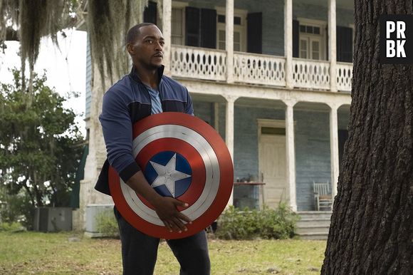 "Falcão e o Soldado Invernal": Sam Wilson (Anthony Mackie) deve ganhar novo uniforme do Capitão América no último episódio