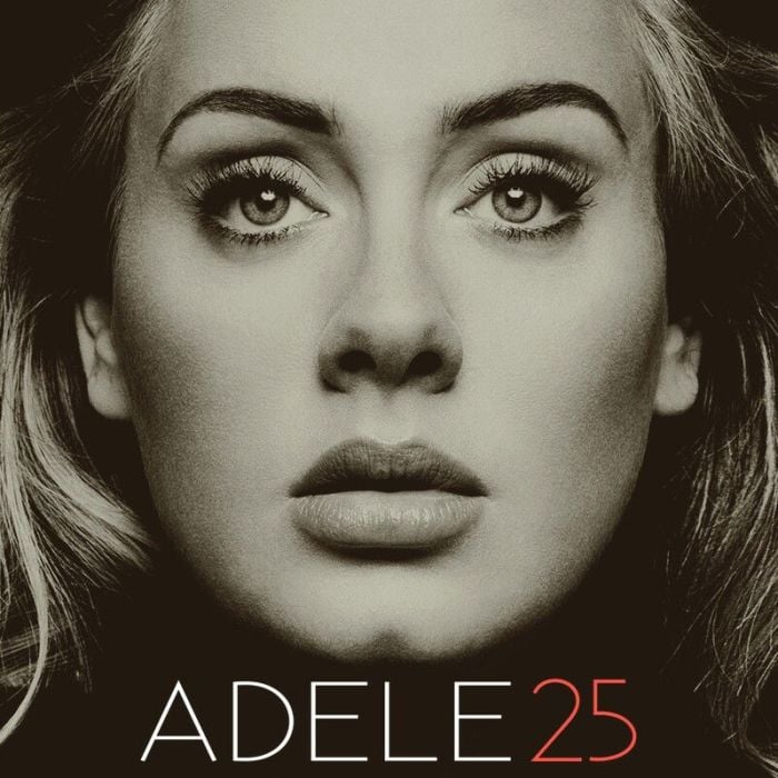 O último álbum lançado de Adele, &quot;25&quot;, completa seis anos em 2021, com letras sobre conciliação e perdão