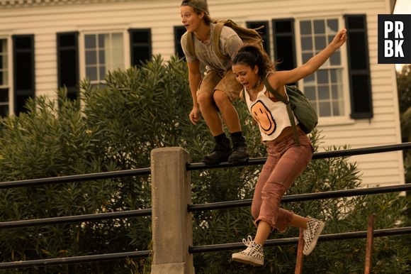 "Outer Banks": Kiara (Madison Bailey) e JJ (Rudy Pankow) também aparecem fugindo em fotos da 2ª temporada