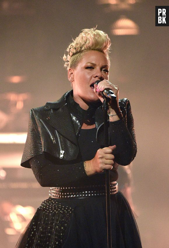 P!nk levou o Icon Award e fez performance de sucessos no Billboard Music Awards 2021