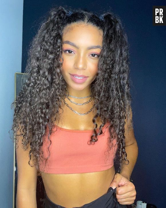 Any Gabrielly diz que escolhe acessório de acordo a sua vibe