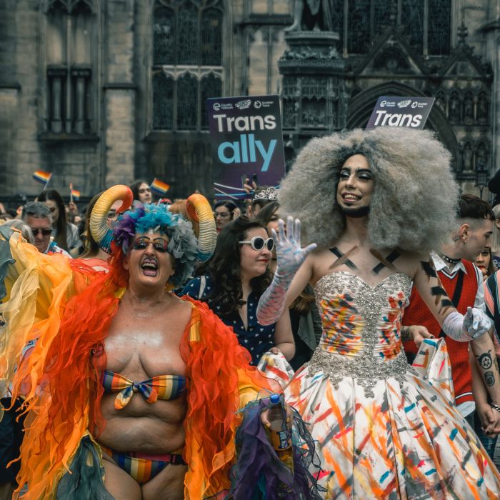 No Brasil, quase 3 milhões de pessoas são não-bináries ou transgêneres