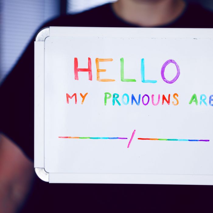 Confira dicas para sempre respeitar os pronomes de alguém