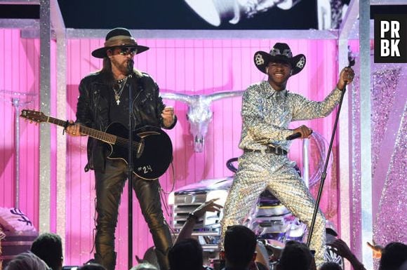 O remix da música "Old Town Road", com Billy Ray Cyrus fez Lil Nas X estourar no mundo da música