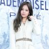 A empresa de cosméticos Smooth-E Tailândia levantou polêmica por ter disparado tweets difamando Jennie, do grupo de K-pop BLACKPINK