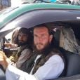  Os extremistas do grupo Talibã iniciaram uma série de ataques a províncias da região e capturou todo o território da capital de Cabul 