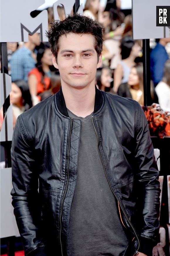 Dylan O'brien surge com tatuagens para novo papel em filme