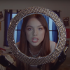 Além de serem dirigidos pela mesma diretora, Petra Collins, "brutal" e "good 4 u" mostram um lado mais rockeiro de Olivia Rodrigo