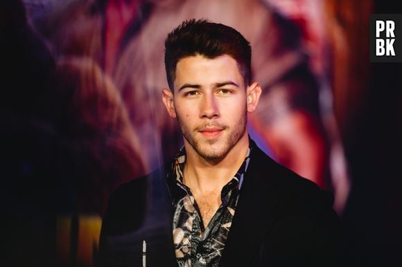 Nick Jonas leva cerca de 12 minutos diariamente ao se lavar e acrescenta ao momento colônia e hidratante.