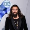 Jason Momoa confirmou que toma duchas frequentemente: "Sou Aquaman"