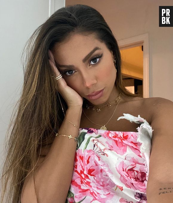 Anitta aponta qualidade preferida em um parceiro: "Se ele for engraçado enquanto está sendo romântico, então eu gostaria, senão eu odiaria"