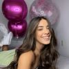 O anúncio da transformação no visual de Sabina Hidalgo veio pelas redes sociais da artista, que postou uma foto com a nova cor de cabelo em um story do Instagram com a legenda: "Porque morenas se divertem mais"