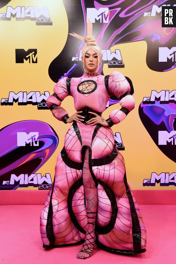 MTV Miaw 2021: inspire-se nos looks dos famosos pelo pink carpet da premiação