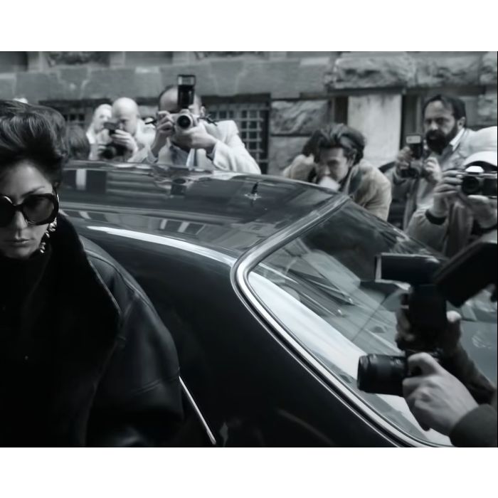  Em &quot;House of Gucci&quot; veremos que Patrizia Reggiani (Lady Gaga) até contratou um matador de aluguel e mais três pessoas, incluindo o terapeuta, para realizar assassinar o marido Maurizio Gucci (Adam Driver) 
  
