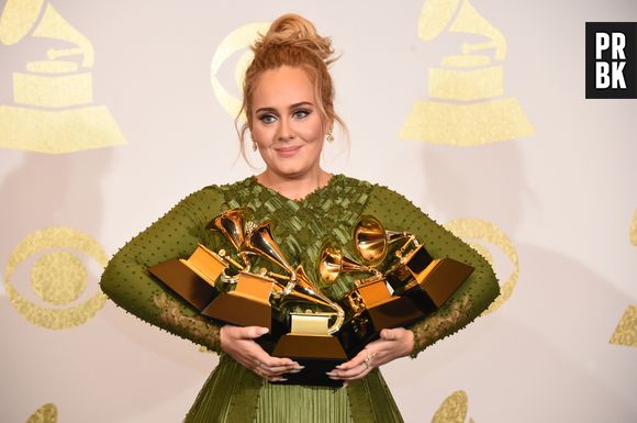 A cantora Adele tem o costume de colocar a idade em que trabalhou em cada álbum como o título do disco, por isso fãs acreditam que seu próximo projeto posse se chamar "30"