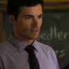 Dia do Professor: mesmo sendo bem polêmico, Ezra Fitz (Ian Harding) foi um professor marcante em "Pretty Little Liars"