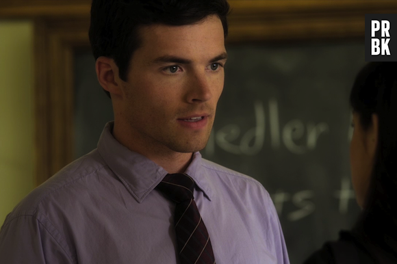 Dia do Professor: mesmo sendo bem polêmico, Ezra Fitz (Ian Harding) foi um professor marcante em "Pretty Little Liars"