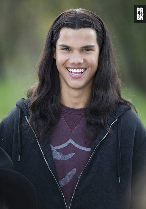 Não dá nem para comentar o ceblo longo de Jacob (Taylor Lautner) em "Crepúsculo", que dava ao personagem um tom jovial e sombrio