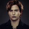 Em "Amanhecer - Parte 2", parece que Jasper (Jackson Rathbone) ganhou peso, mudou o corte e até o tom do cabelo