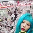   Hyun Ah usou cabelo azul turquesa em um photoshoot  