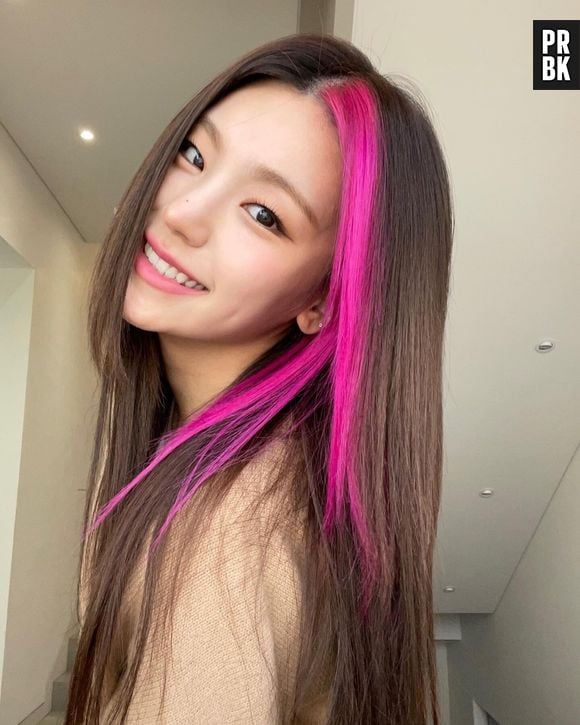 Quem não ama a mecha super rosa de Yeri, do ITZY?