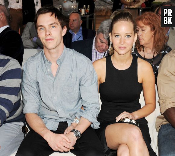 Solteiros, Jennifer Lawrence e Nicholas Hoult atuaram juntos por "X-Men: Apocalypse"