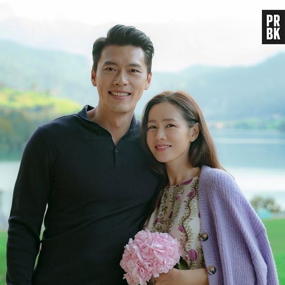 Hyun Bin e Son Ye Jin, protagonistas do K-drama "Pousando no Amor", confirmaram nesta quinta-feira (10) que vão se casar 