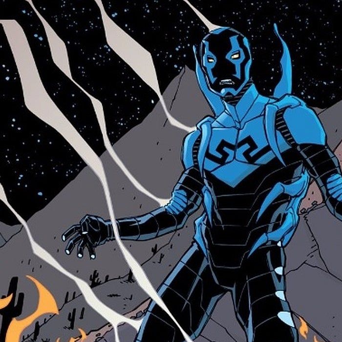 Outras versões do Besouro Azul aproximavam o personagem de heróis como Batman e Homem de Ferro