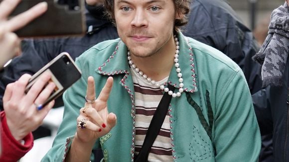 Harry Styles se confunde e faz declaração para cantora famosa por mensagem!