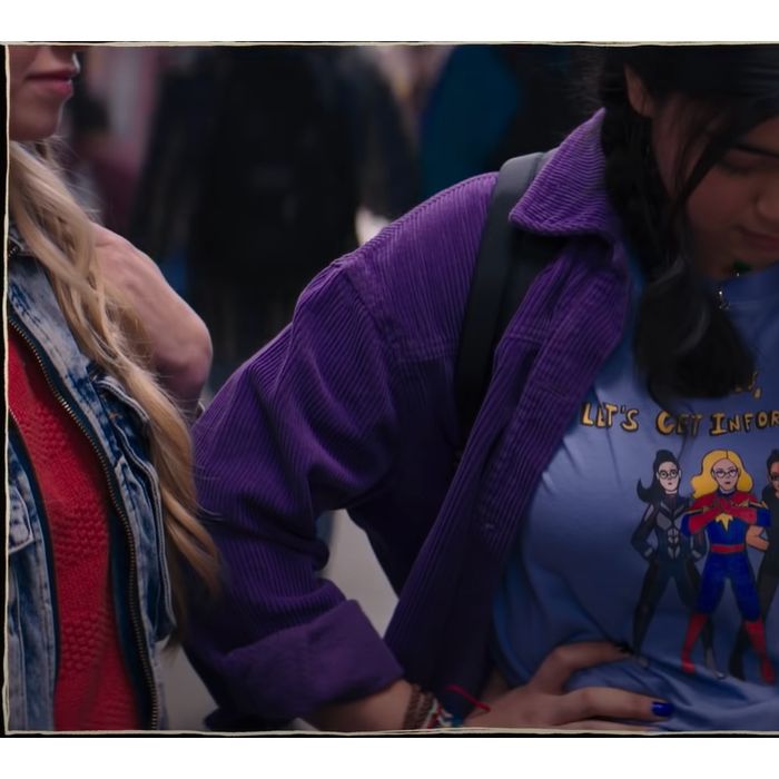 Trailer de &quot;Ms. Marvel&quot; faz referências à super-heroínas que inspiram Kamala Khan (Iman Vellani), como a Capitã Marvel (Brie Larson)