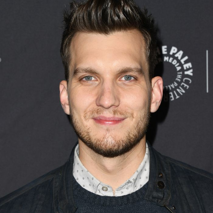 Choose Love: Scott Michael Foster será Paul, o namorado perfeito de Cami  (Laura Marano) - Purebreak