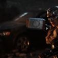 "Thor: Amor e Trovão": Jane Foster (Natalie Portman) aparece no trailer segurando o  Mjölnir, assumindo a identidade de Poderosa Thor 