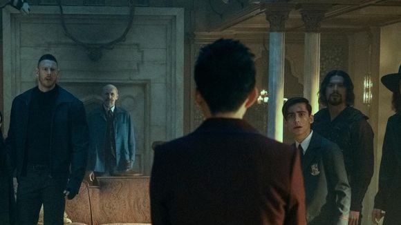 "The Umbrella Academy": ator de "Euphoria" e Sparrows estão nas novas fotos do 3° ano