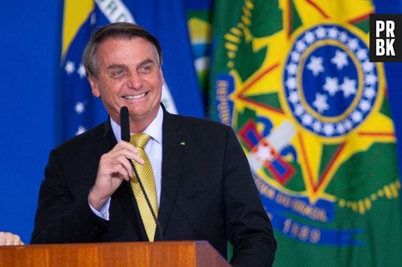 Bolsonaro sofre críticas por queda no poder de compra do salário mínimo: "Pior Governo da história"