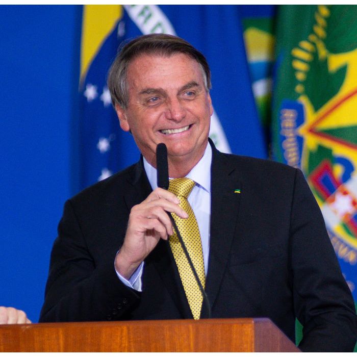 Bolsonaro sofre críticas por queda no poder de compra do salário mínimo: &quot;Pior Governo da história&quot;