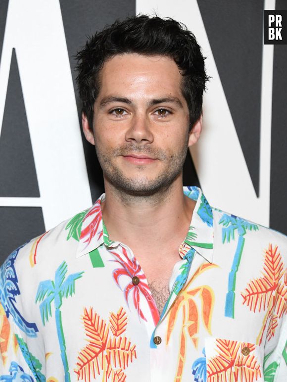 Warner cogita trocar Ezra Miller por Dylan O'Brien no papel do Flash