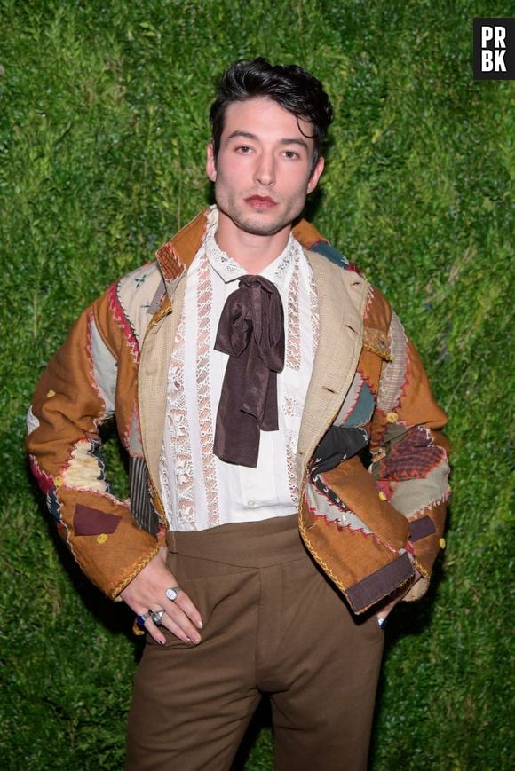 Ezra Miller foi recentemente prese no Havaí  