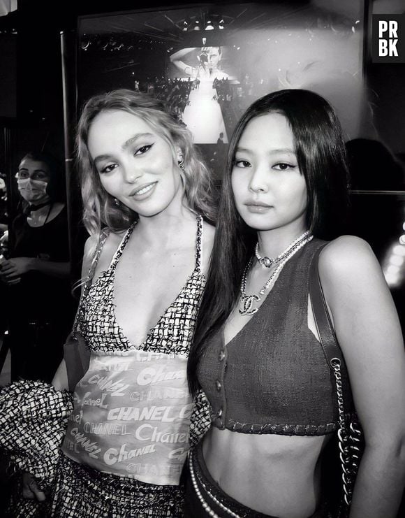 Jennie, do BLACKPINK, já encontrou estrela de "The Idol", Lily Rose-Depp, em evento da Chanel