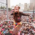  Marcela Mc Gowan exibe seu look descolado e colorido na 26ª Parada LGBTQIAP+ em São Paulo 