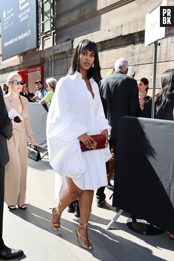 Schiaparelli: Sabrina Elba foi uma das que apostou em look branco