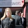 Schiaparelli:  Alice Eve também usou peças de alfaiataria 