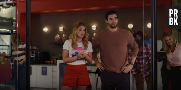 "Como Seria Se...?": filme com Lili Reinhart é uma das estreias de agosto da Netflix