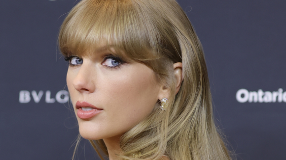 Taylor Swift divulga anúncio surpresa e levanta suspeitas de nova música