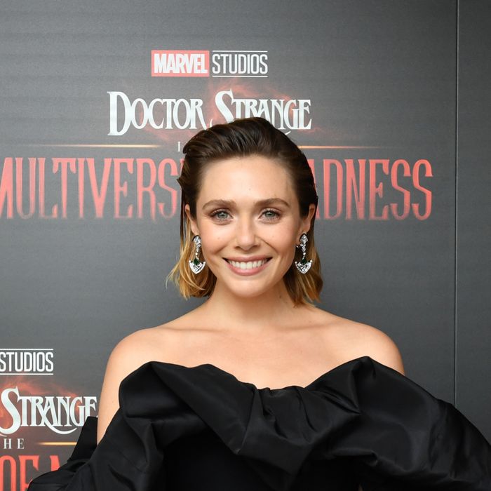 Personagem de Elizabeth Olsen, a Feiticeira Escarlate, supostamente morre em &quot;Doutor Estranho 2&quot;