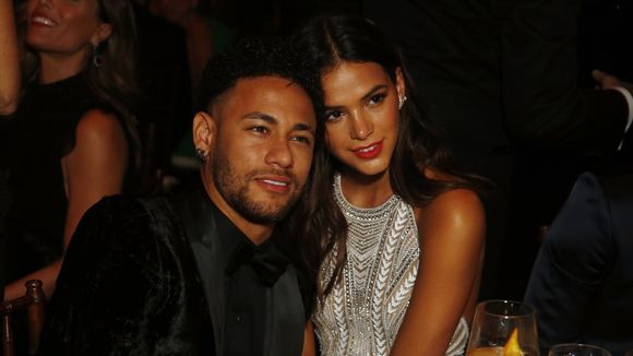 Bruna Marquezine apoia recuperação de Neymar em post no Instagram